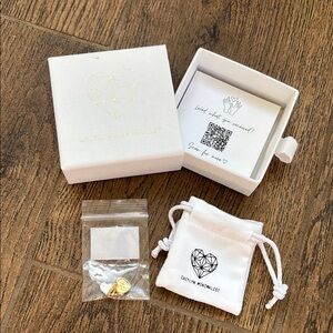 Caitlyn Minimalist Heart Charm - 18K Gold